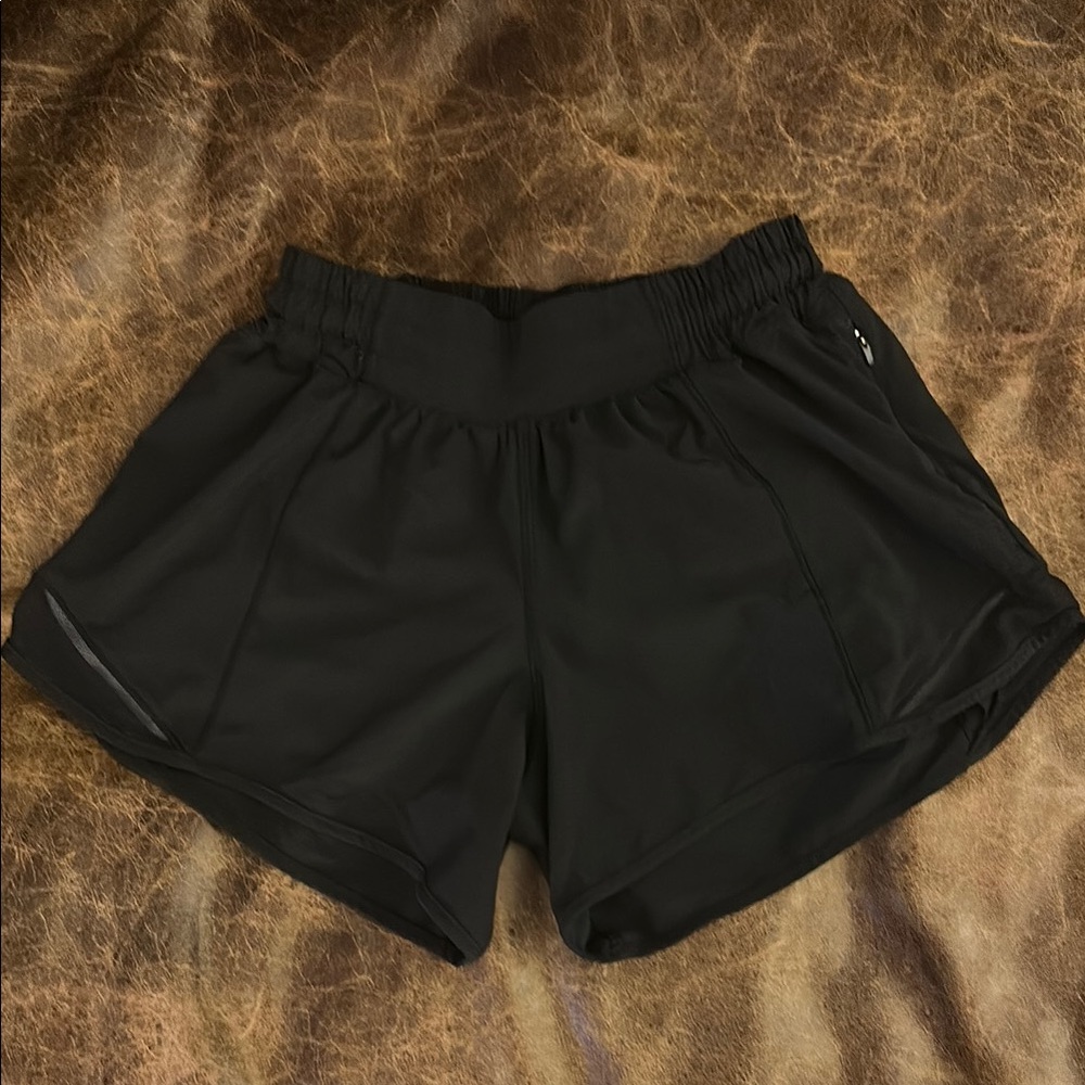Lululemon hotty hot 4 inch black